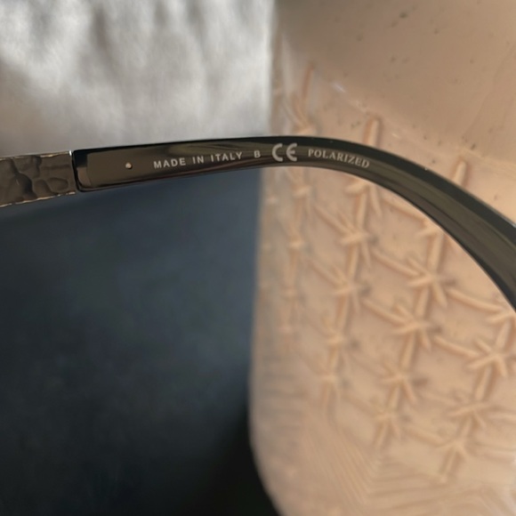 CHANEL SUNGLASSES AND LEATHER CASE !! Authentic Chanel polarized sunglasses - Picture 7 of 11